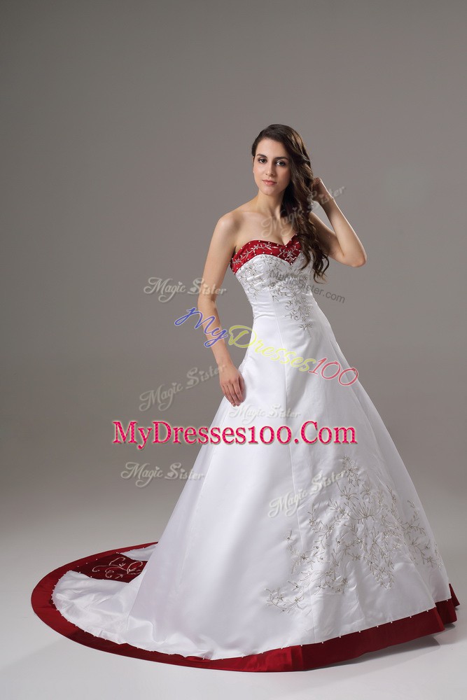 Inexpensive Sleeveless Beading and Embroidery Lace Up Wedding Gown with White Brush Train