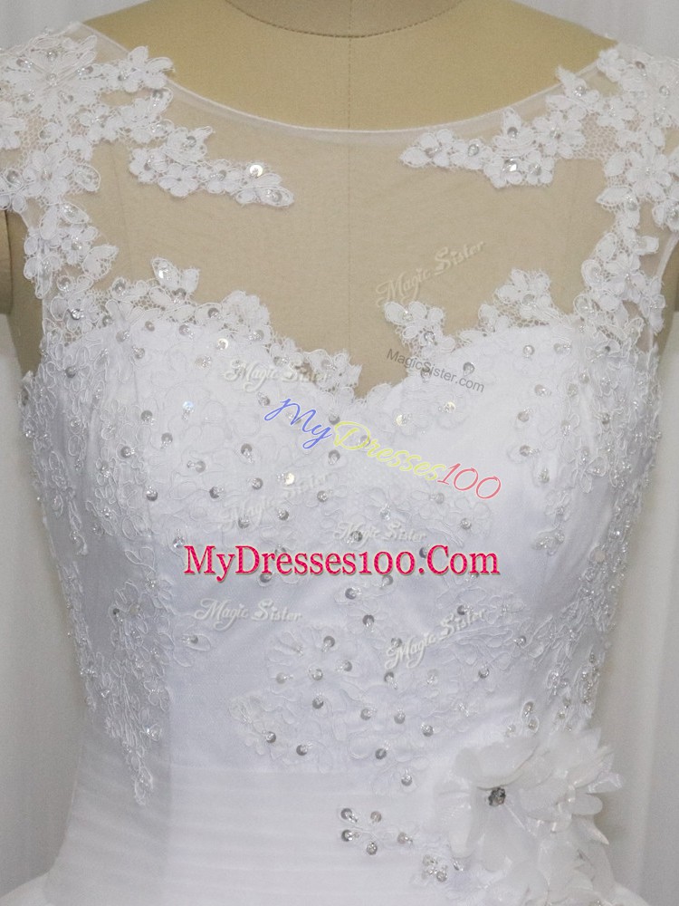 Scoop Sleeveless Clasp Handle Wedding Gowns White Tulle