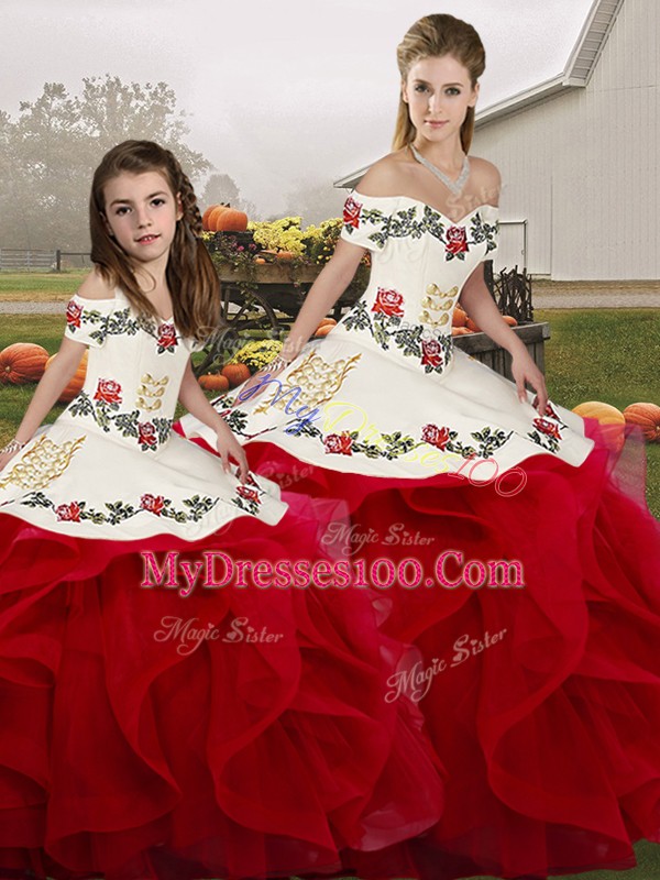 Floor Length Ball Gowns Sleeveless White And Red Quinceanera Gown Lace Up