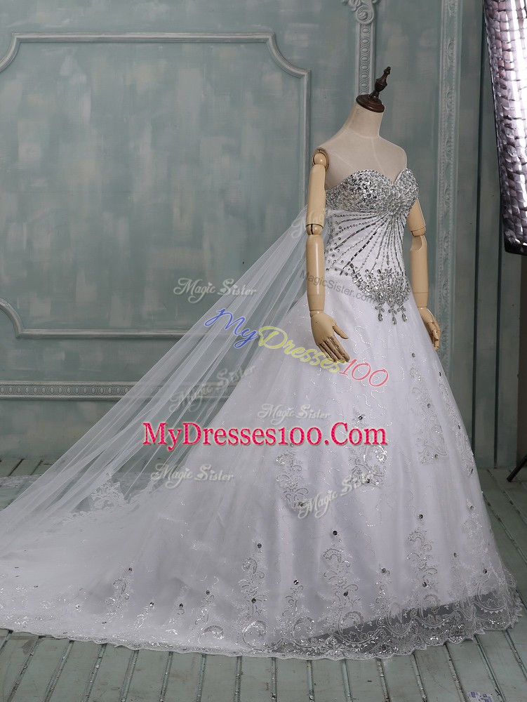 Sweetheart Sleeveless Tulle Wedding Gowns Beading and Lace Chapel Train Lace Up