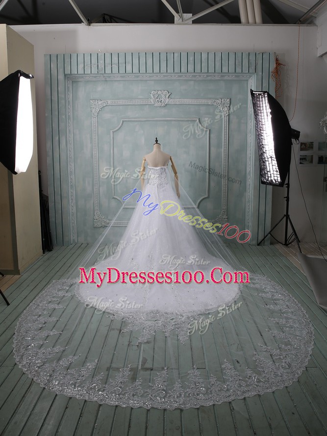 Sweetheart Sleeveless Tulle Wedding Gowns Beading and Lace Chapel Train Lace Up