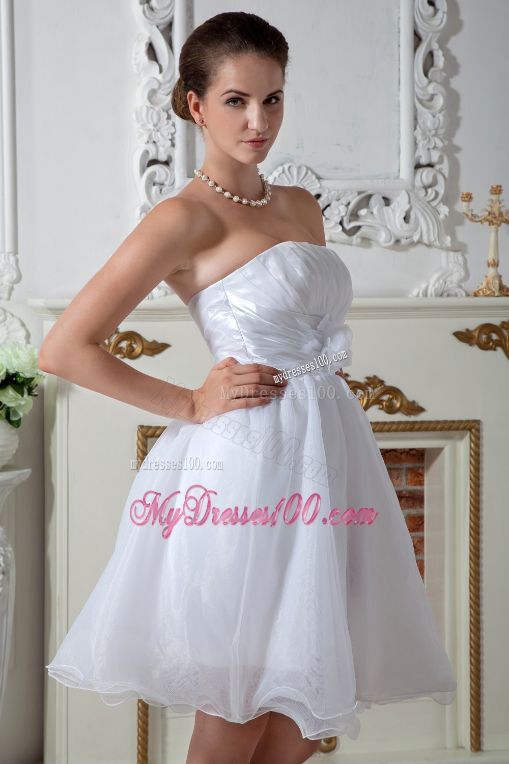 Pretty Strapless Knee-length Hand Made Flower Wedding Dress