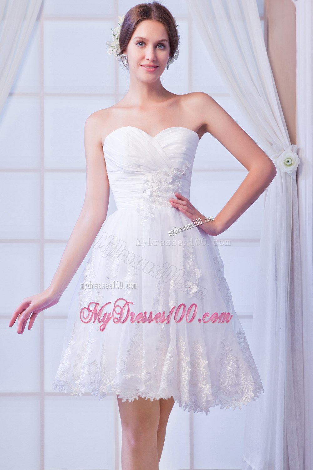 Beautiful Sweetheart Mini-length Appliques Beach Wedding Dress