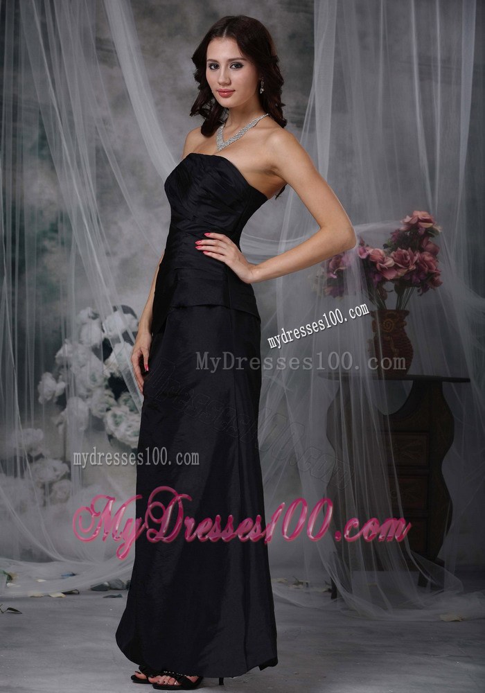 Black A-line Strapless Ruched Bridesmaid Dress Ankle-length Style