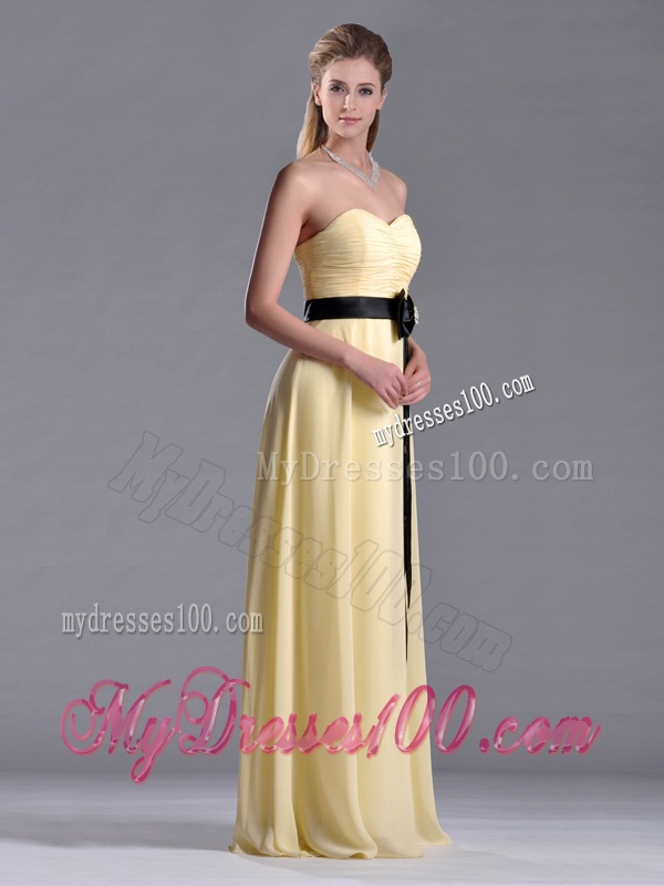 Beautiful Sweetheart Yellow Dama Dress with Ruching and Black Bowknot