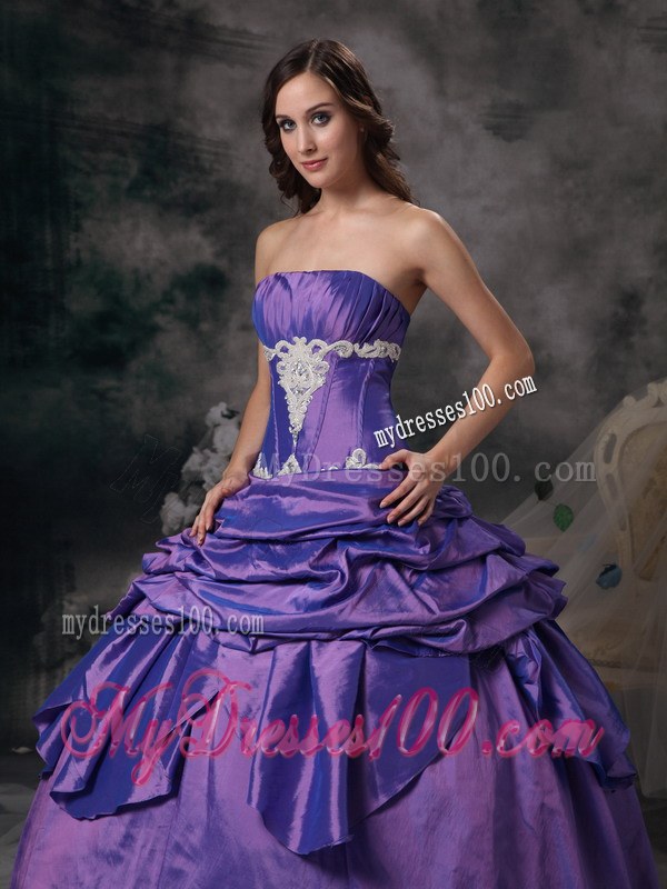 Purple Dresses for Quince Embellished White Appliques and Ruffles