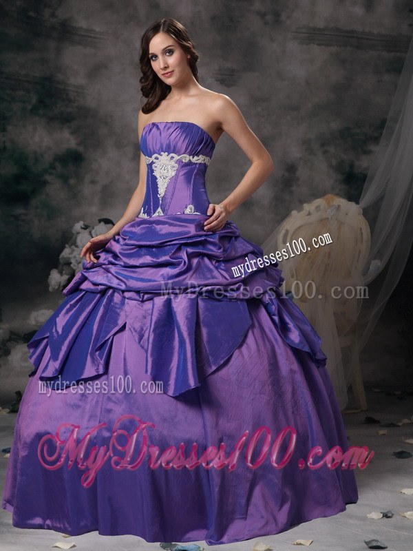 Purple Dresses for Quince Embellished White Appliques and Ruffles