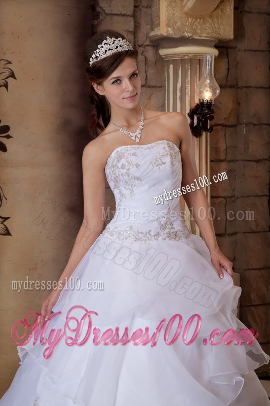 Ball Gown Strapless Floor-length Appliqued White Quinceanera Dress