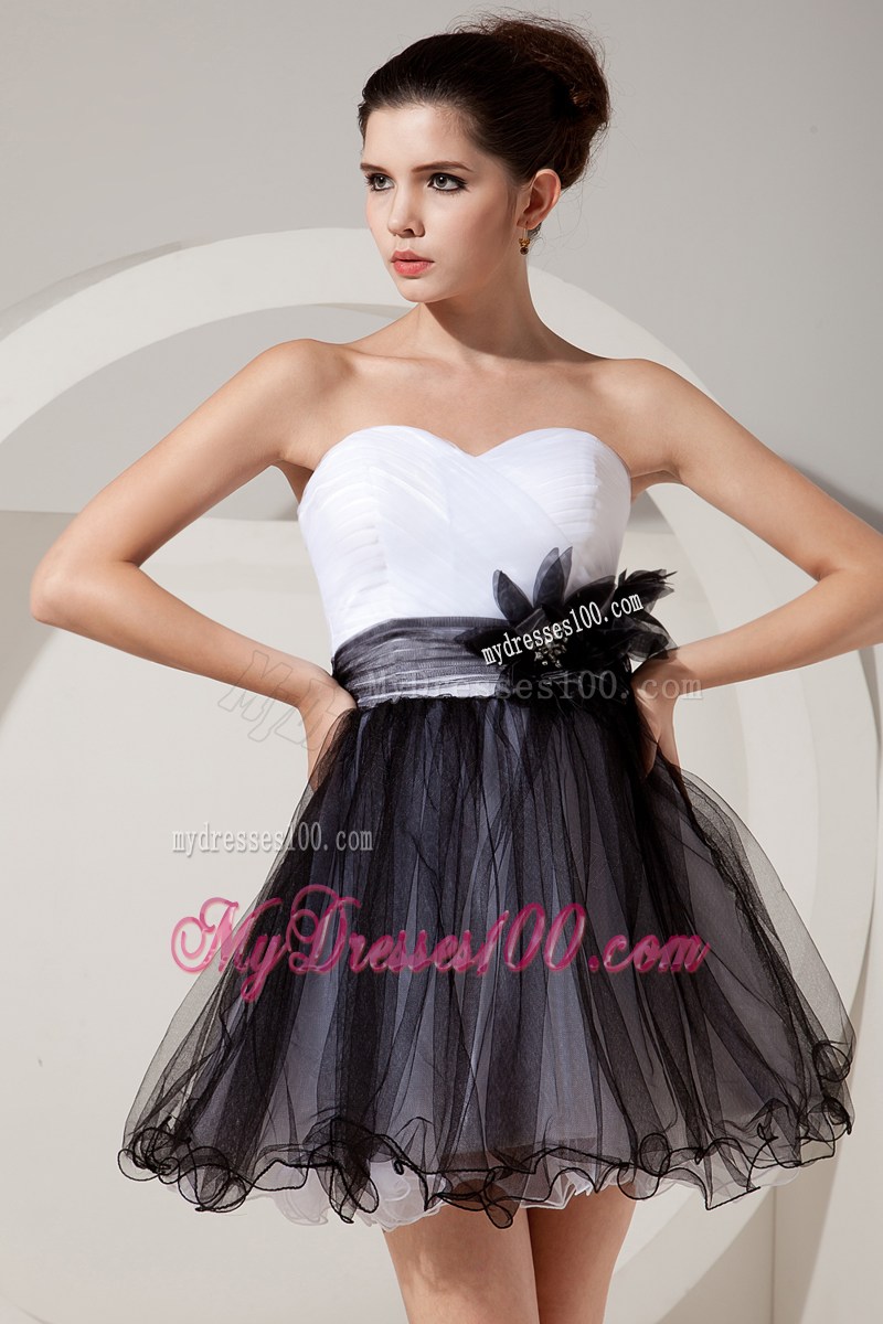 Black and White Short Homecoming Dresses Sweetheart Hand Flowers