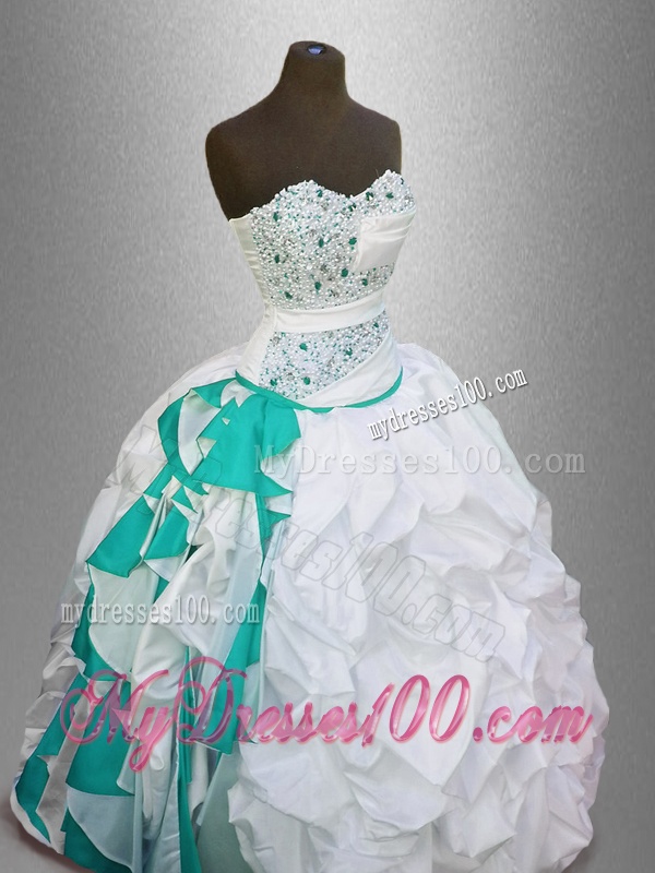 Elegant Sweetheart Quinceanera Gowns with Beading and Pick Ups