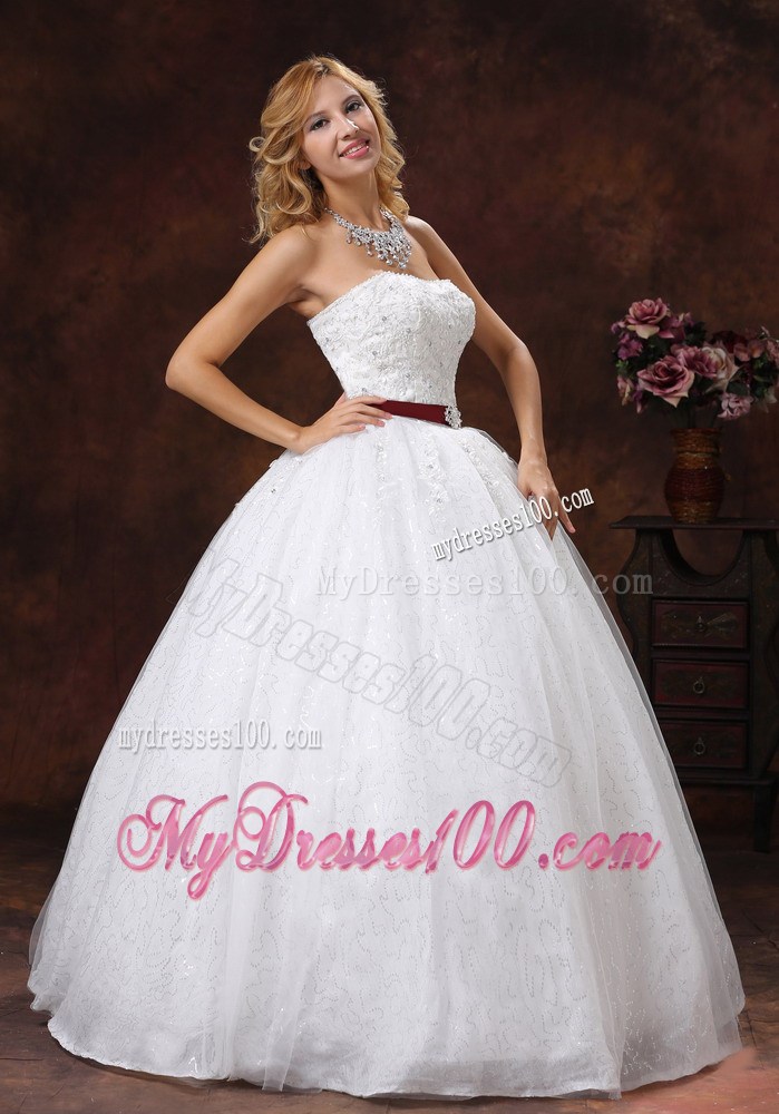 Appliques and Beadings Decorated Wedding Gown in White with Red Sash