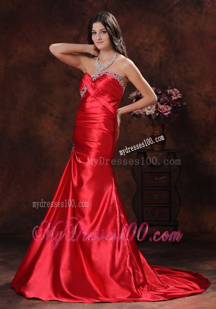 Red Sweetheart Beaded Decorate Evening Dress With Brush Train