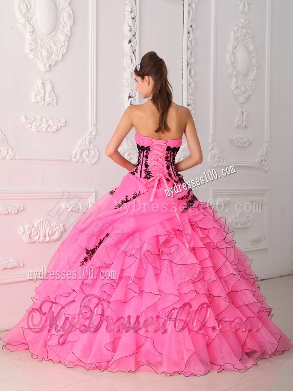 Brand new Sweet Pink Strapless Ruffles Sweet 16 Dresses with Black Appliques